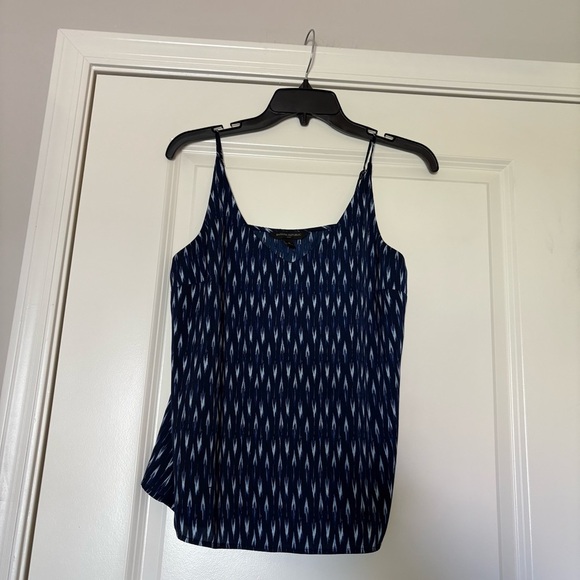 Banana Republic Women’s Blue & White Patterned Satin Classic Camisole Tank - Picture 2 of 9